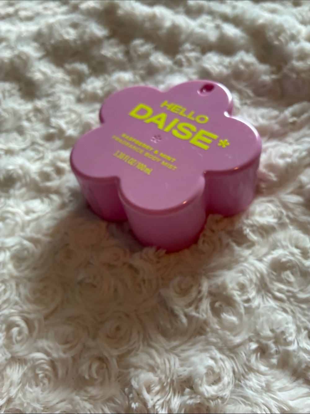 Hello Daise Flower-Shaped Body Mist - Raspberry Mint - Picture 3 of 5